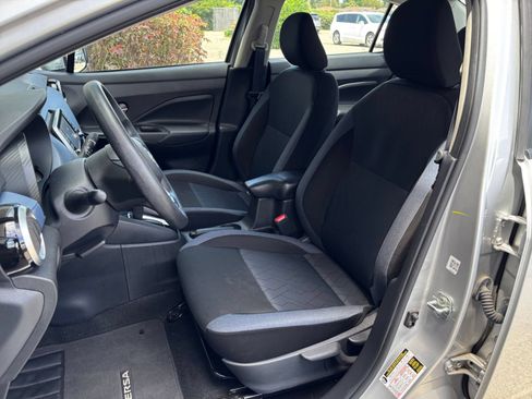 Used 2025 Nissan Versa SV FWD image 35