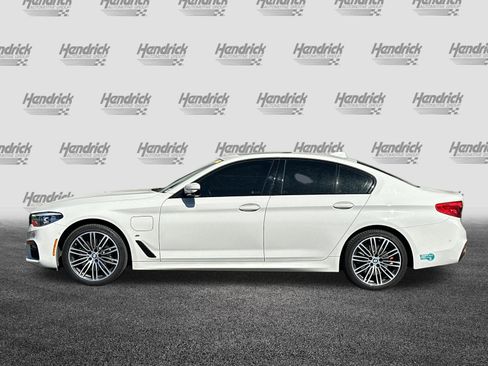 Used 2020 BMW 530e w/ M Sport Package image 8