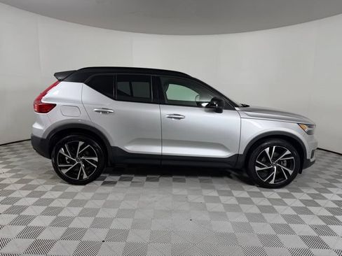 Used 2019 Volvo XC40 T5 R-Design AWD/4WD image 8