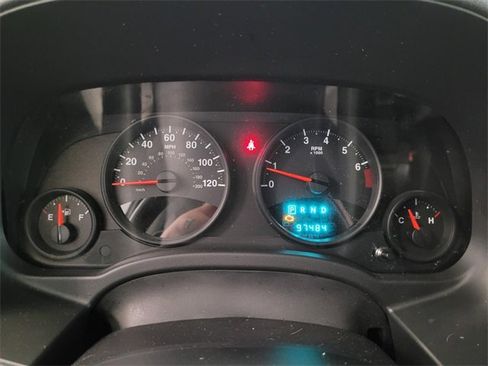 Used 2012 Jeep Patriot Latitude w/ Altitude Pkg image 23