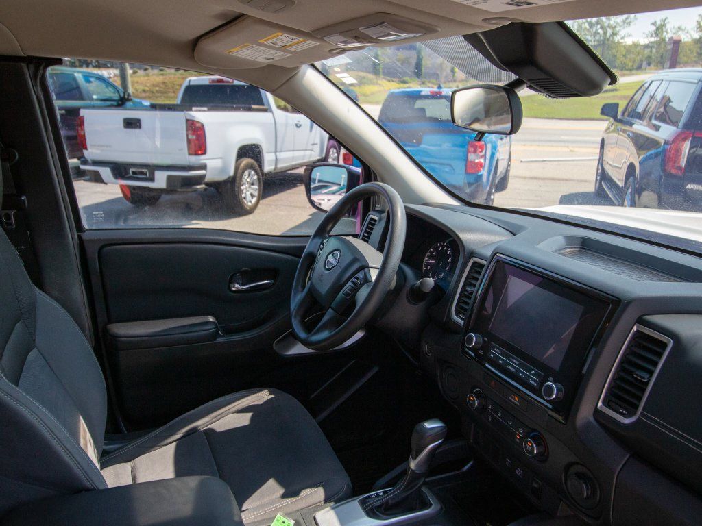 Used 2023 Nissan Frontier SV w/ Tow Package RWD image 16