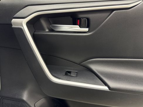 Used 2021 Toyota RAV4 XLE FWD image 46