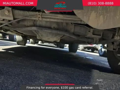 Used 2013 Chevrolet Suburban LT image 13