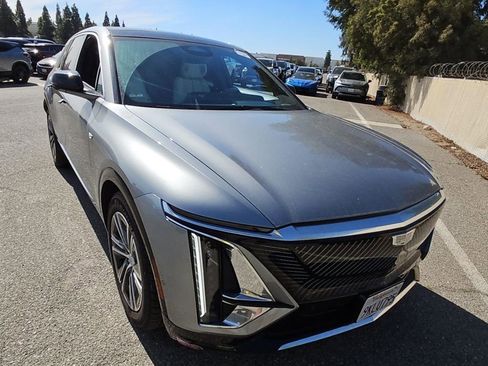 Used 2024 Cadillac Lyriq Luxury image 2