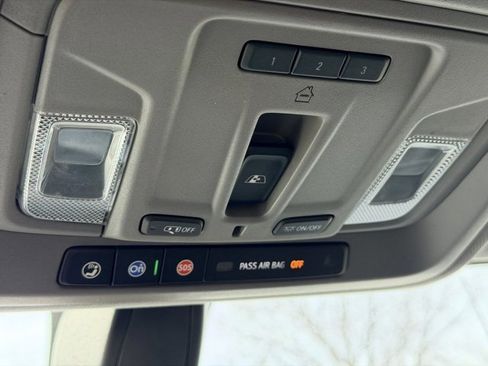 Used 2019 Chevrolet Silverado 1500 RST image 18