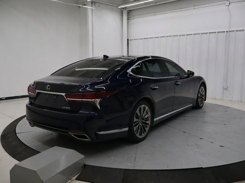 Used 2020 Lexus LS 500 w/ Interior Upgrade Package image 4