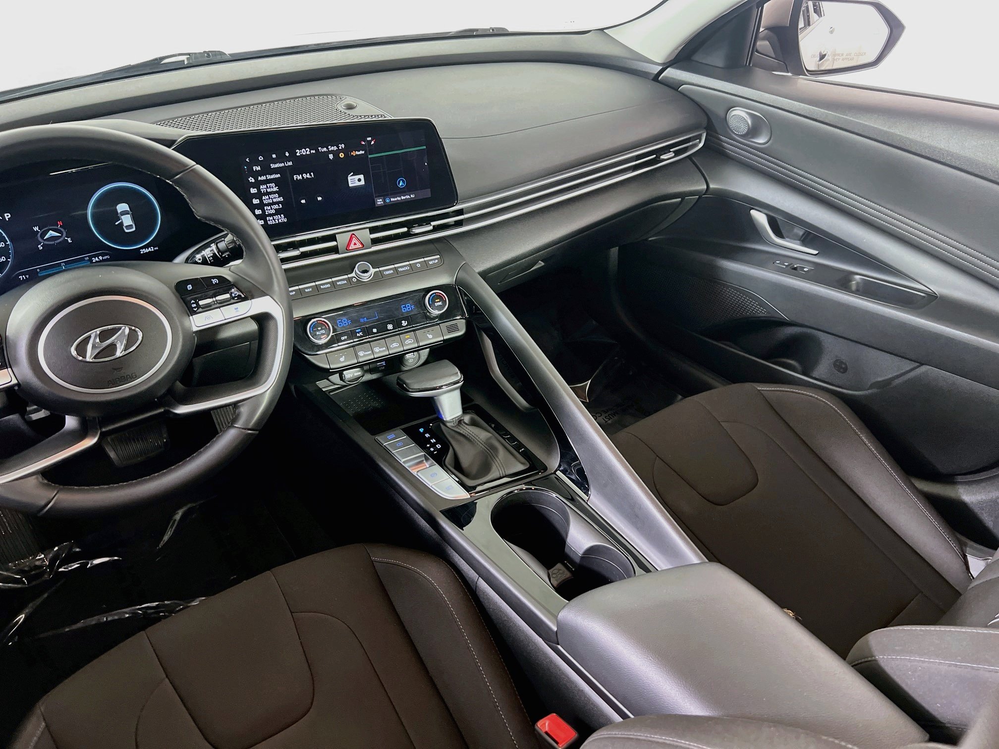 Used 2023 Hyundai Elantra SEL w/ Convenience Package FWD image 22