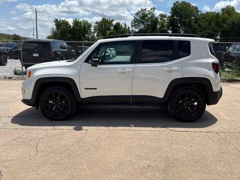 Used 2023 Jeep Renegade Altitude AWD/4WD image 9
