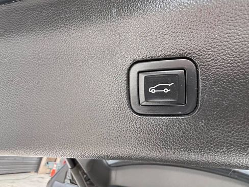 Used 2019 Buick Enclave Essence FWD image 60