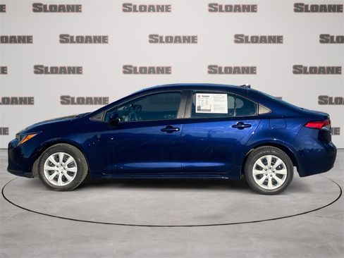 Used 2023 Toyota Corolla LE image 2