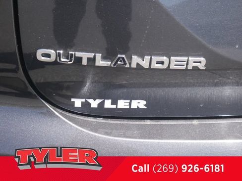 Used 2024 Mitsubishi Outlander SE AWD/4WD image 13