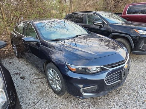 Used 2018 Chevrolet Malibu LT image 3