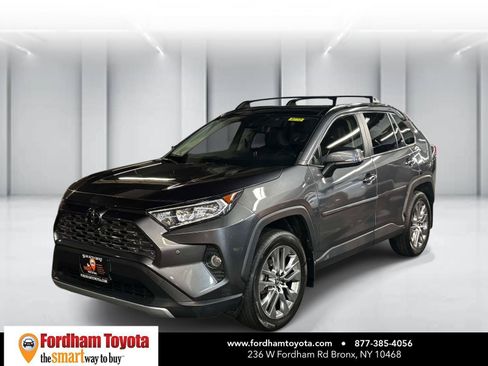 Used 2019 Toyota RAV4 Limited w/ Advanced Technology Package AWD/4WD image 4