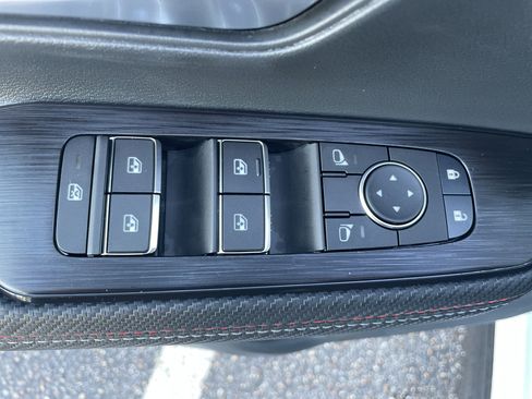 New 2026 Nissan Kicks SR w/ Cold Weather Package image 9