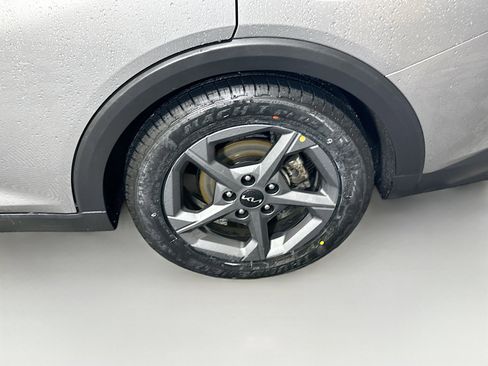 Used 2025 Kia K4 LXS image 11