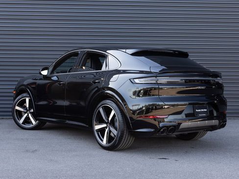 New 2026 Porsche Cayenne Turbo AWD/4WD image 3