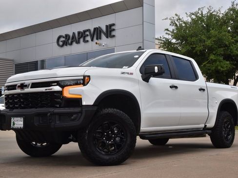 Used 2024 Chevrolet Silverado 1500 ZR2 w/ ZR2 Bison Edition AWD/4WD image 2