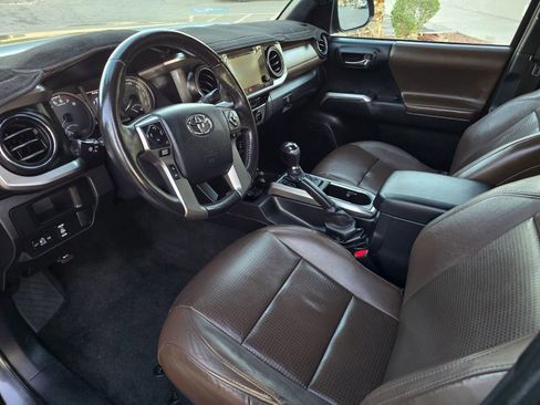 Used 2016 Toyota Tacoma Limited w/ Towing Package image 9