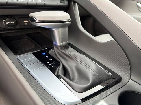 Used 2025 Hyundai Elantra Sport image 30