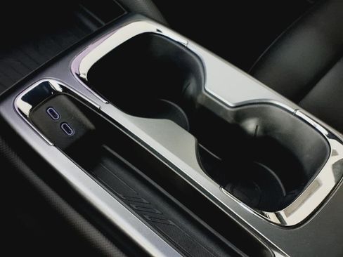 New 2025 Chevrolet Equinox EV RS image 11