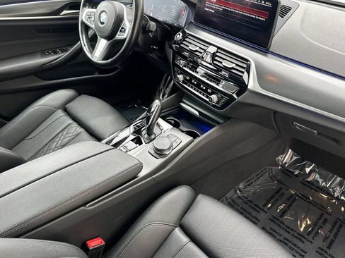 Used 2023 BMW 540i w/ M Sport Package RWD image 16
