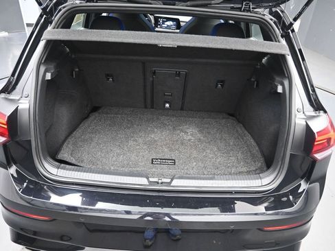 Used 2024 Volkswagen Golf R image 23