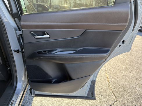 Used 2025 Nissan Murano Platinum w/ Cargo Package image 16