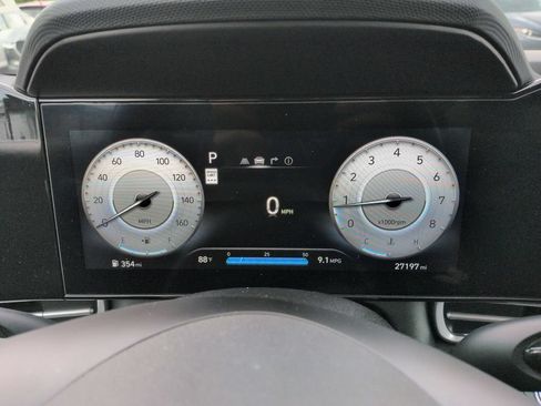 Used 2025 Hyundai Elantra SEL FWD image 16