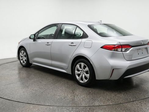 Used 2025 Toyota Corolla LE FWD image 6