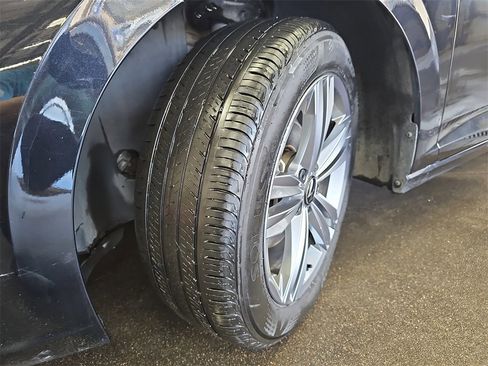 Used 2024 Volkswagen Jetta SE image 29