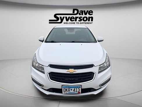 Used 2016 Chevrolet Cruze LT image 2