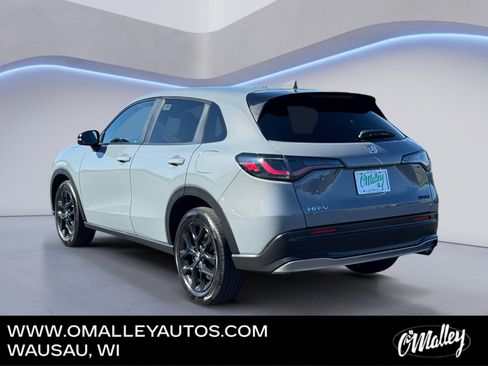 Used 2023 Honda HR-V Sport image 3