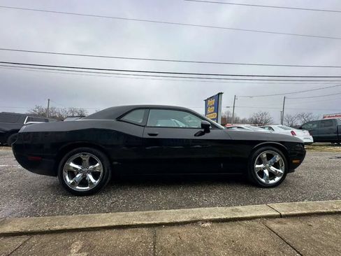 Used 2013 Dodge Challenger SXT Plus image 6