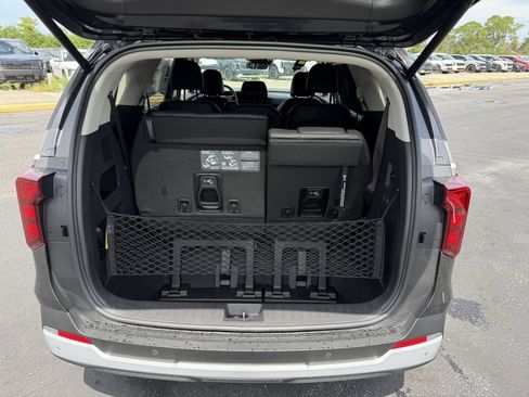 New 2027 Kia Carnival EX FWD image 13