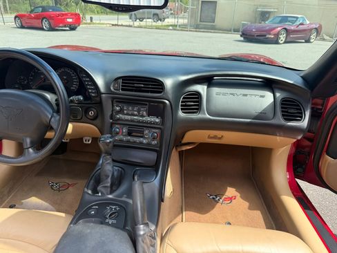 Used 2002 Chevrolet Corvette Convertible w/ Preferred Equipment Group2 RWD image 15