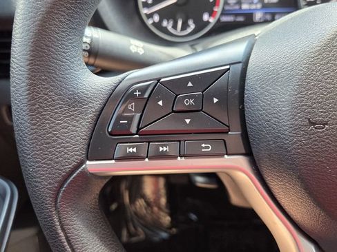 Used 2024 Nissan Sentra SV FWD image 29