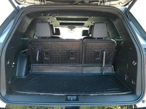 Used 2023 Chevrolet Traverse Premier w/ Redline Edition AWD/4WD image 8