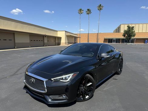 Used 2018 INFINITI Q60 Red Sport 400 RWD image 3