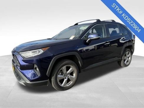 Used 2019 Toyota RAV4 Limited image 3