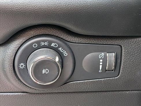 Used 2021 Dodge Durango R/T w/ Blacktop Package RWD image 18