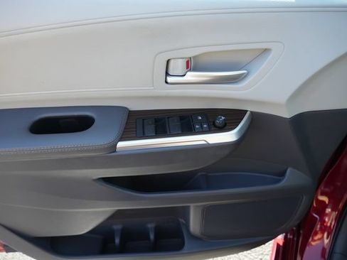 Used 2023 Toyota Sienna XLE FWD image 25