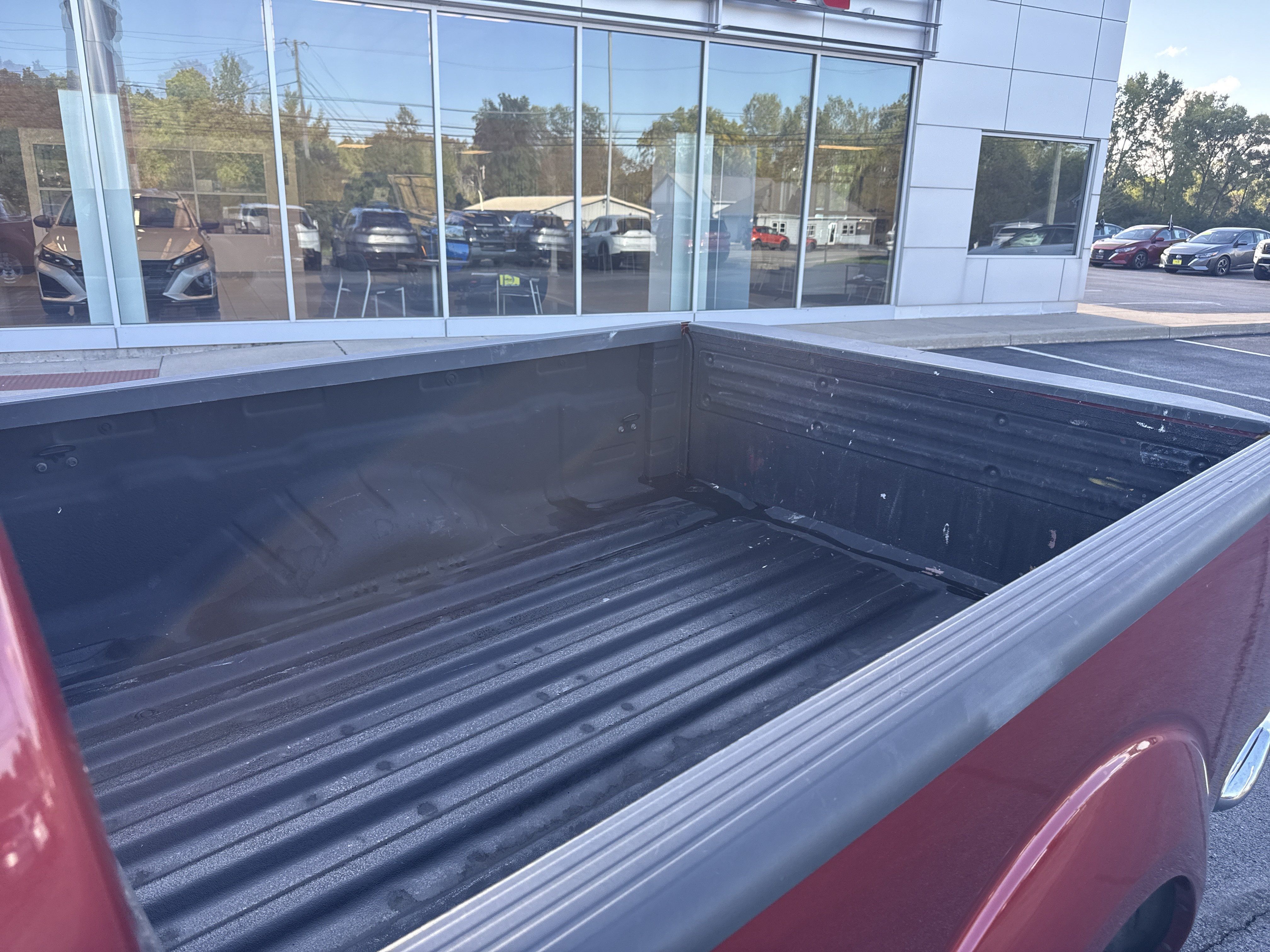 Used 2013 Nissan Frontier SV RWD image 3