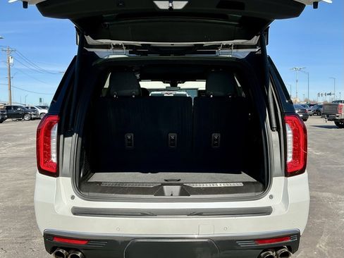 Used 2022 GMC Yukon Denali w/ Denali Ultimate Package image 17