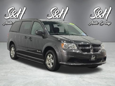Used 2012 Dodge Grand Caravan SXT FWD image 2
