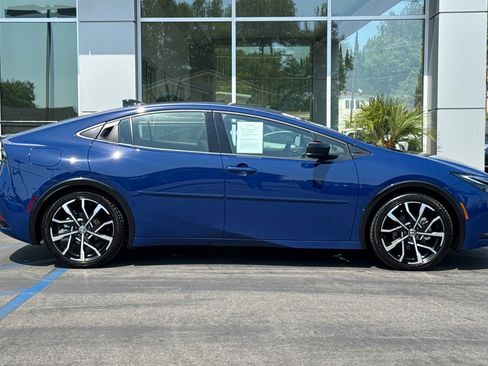 Certified 2025 Toyota Prius Plug-In Hybrid image 3