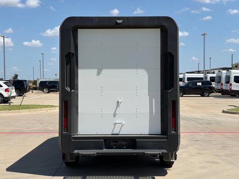 Used 2024 Chevrolet Brightdrop 400 w/ Commercial Equipment Package AWD/4WD image 6