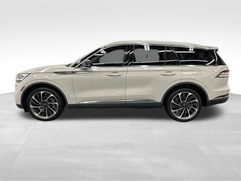 Used 2020 Lincoln Aviator Reserve w/ Equipment Group 202A image 6