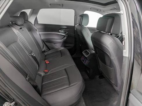 Used 2021 Audi e-tron Premium w/ Towing Package image 22