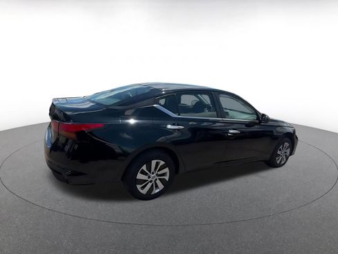 Used 2024 Nissan Altima 2.5 S FWD image 14