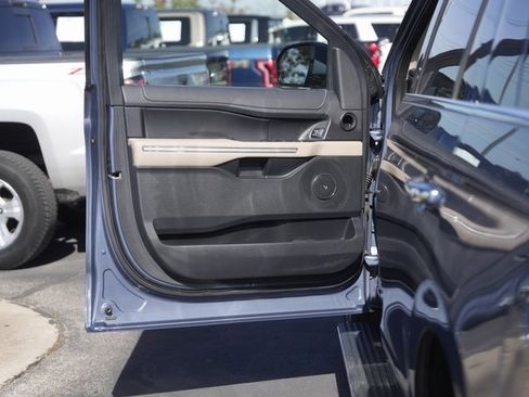 Certified 2023 Ford Expedition Limited image 30